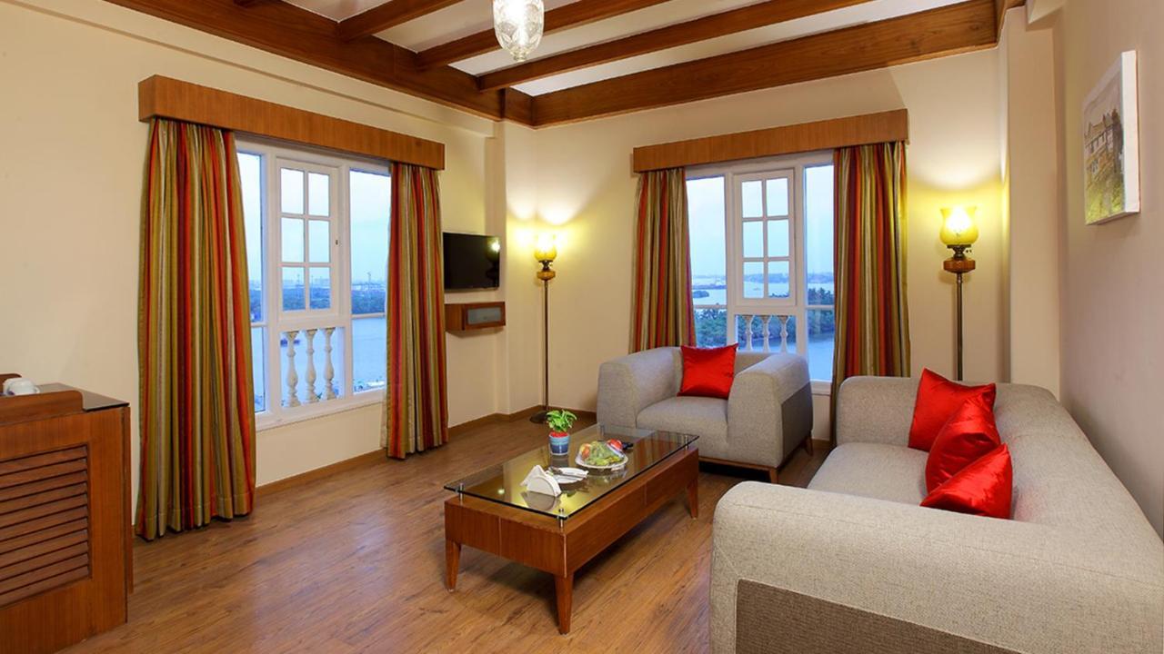 Hotel Le Maritime, Kochi By Westbridge Exteriér fotografie
