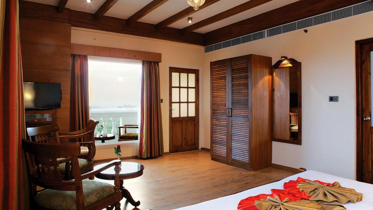 Hotel Le Maritime, Kochi By Westbridge Exteriér fotografie